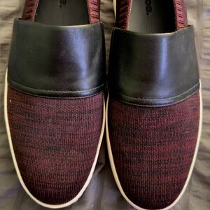 Vince Women’s Black and Burgundy Loafers